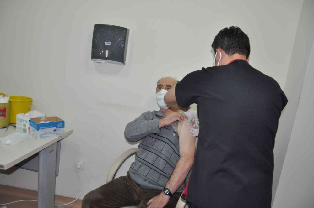 Karaman’da, Turkovac Aşısı Uygulanıyor