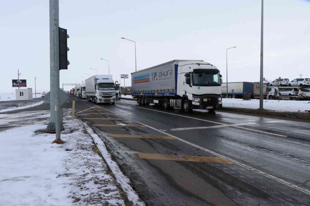 Aksaray - Konya Yolu Otobüs Ve Otomobillere Açıldı