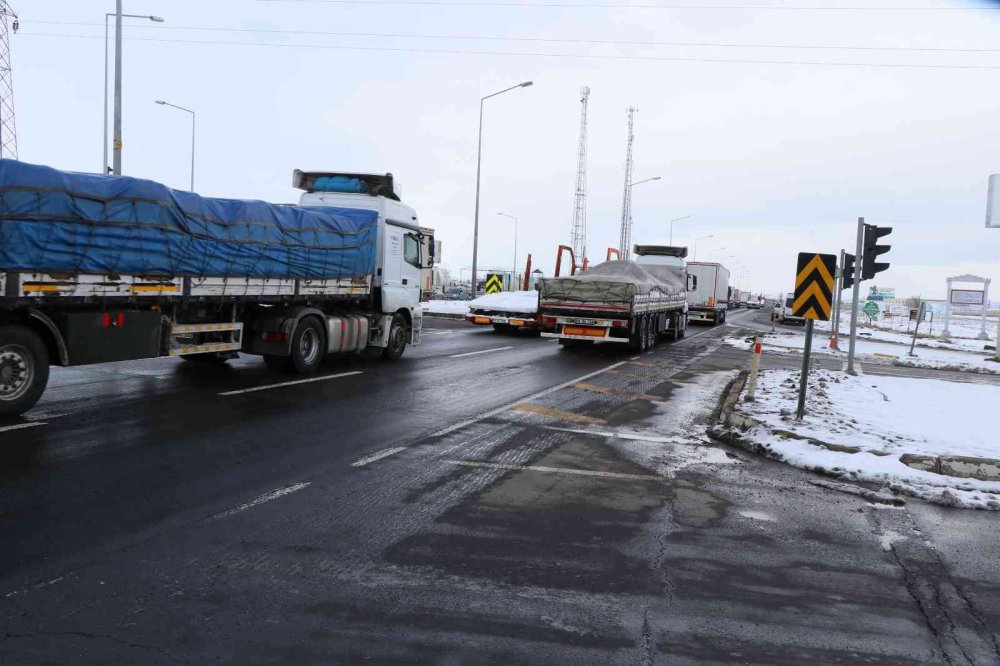 Aksaray - Konya Yolu Otobüs Ve Otomobillere Açıldı
