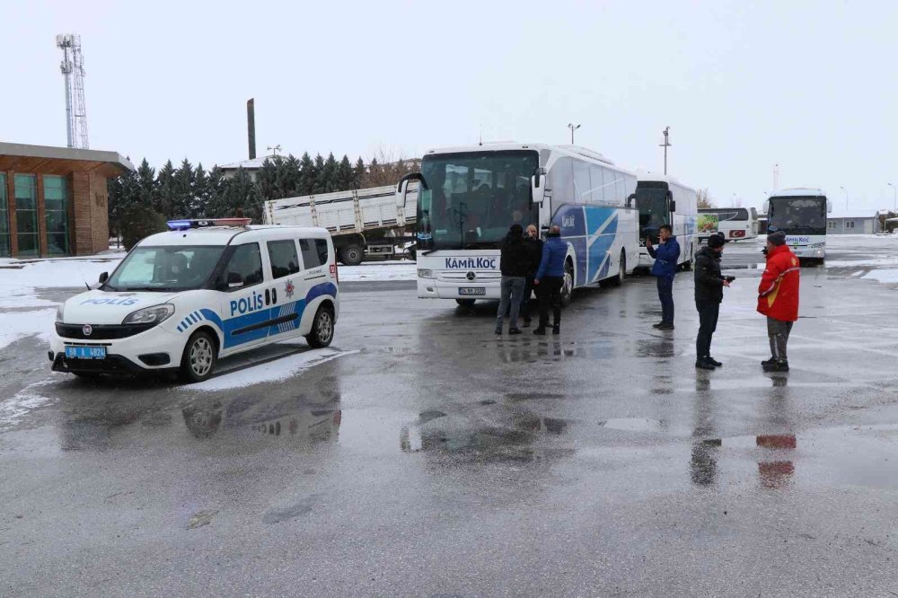 Aksaray’da 3 Karayolu Tipi Sebebiyle Trafiğe Kapandı