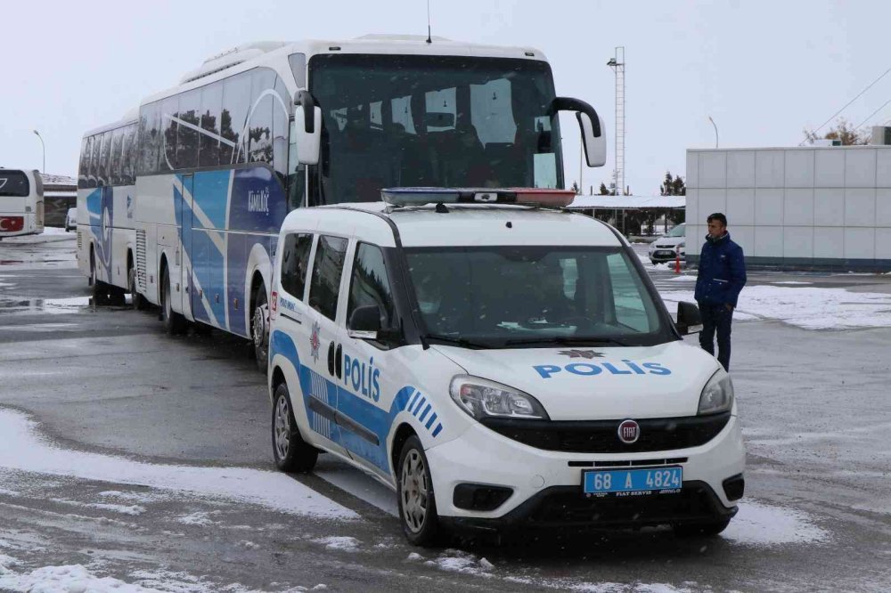 Aksaray’da 3 Karayolu Tipi Sebebiyle Trafiğe Kapandı