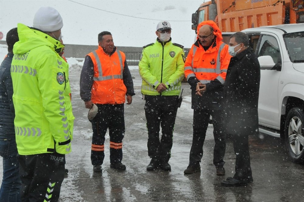 Kozlubucak Sertavul Arasında Mekik Dokuyorlar