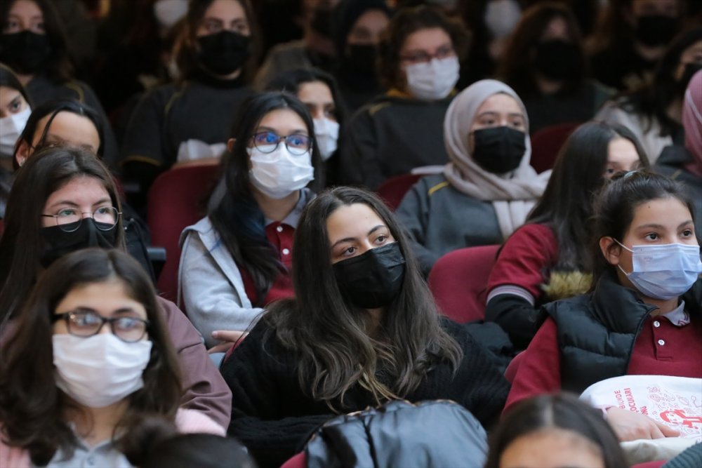Aksaray'da Kız Çocukları Günü Programında Düzenlendi
