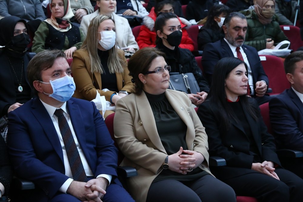 Aksaray'da Kız Çocukları Günü Programında Düzenlendi