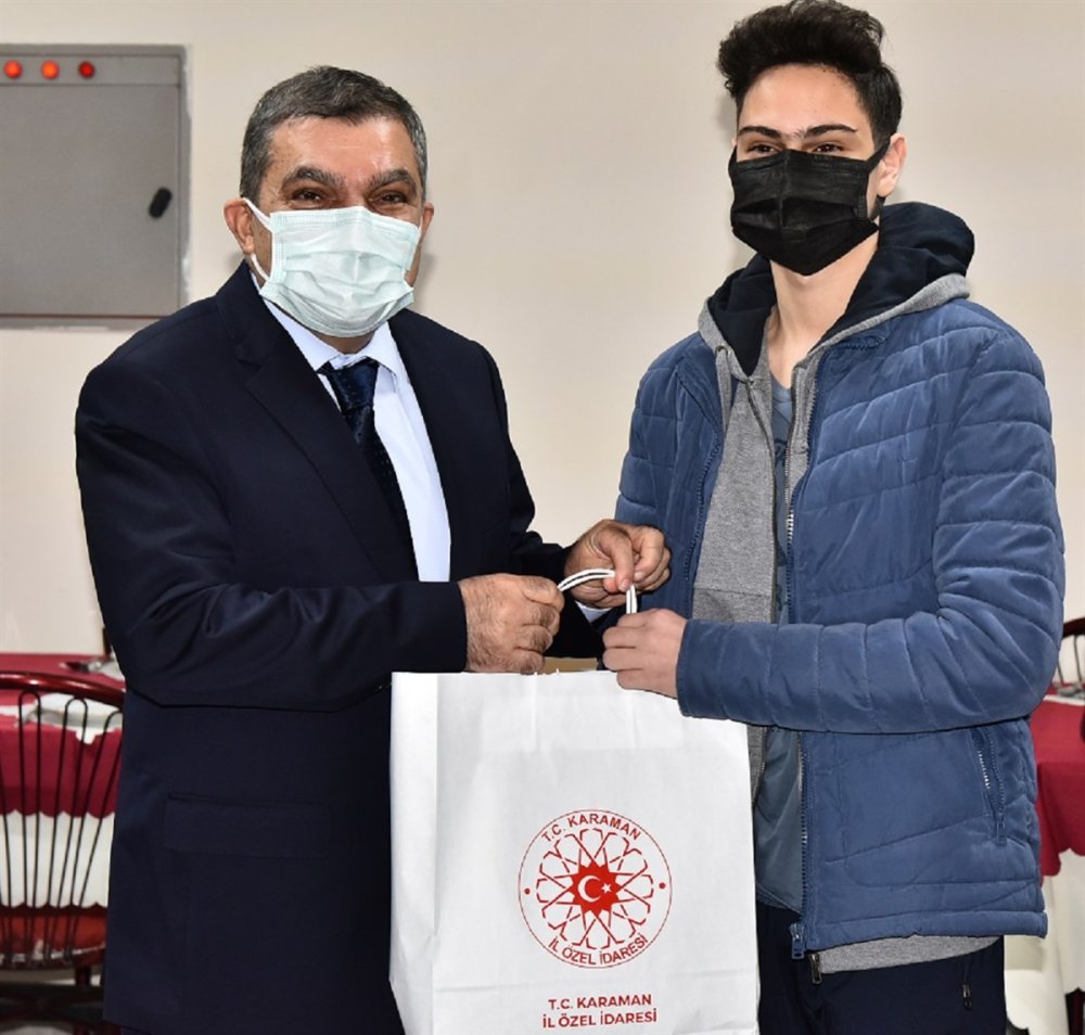 Karaman'da İl Özel İdare Sporcularına Malzeme Desteği