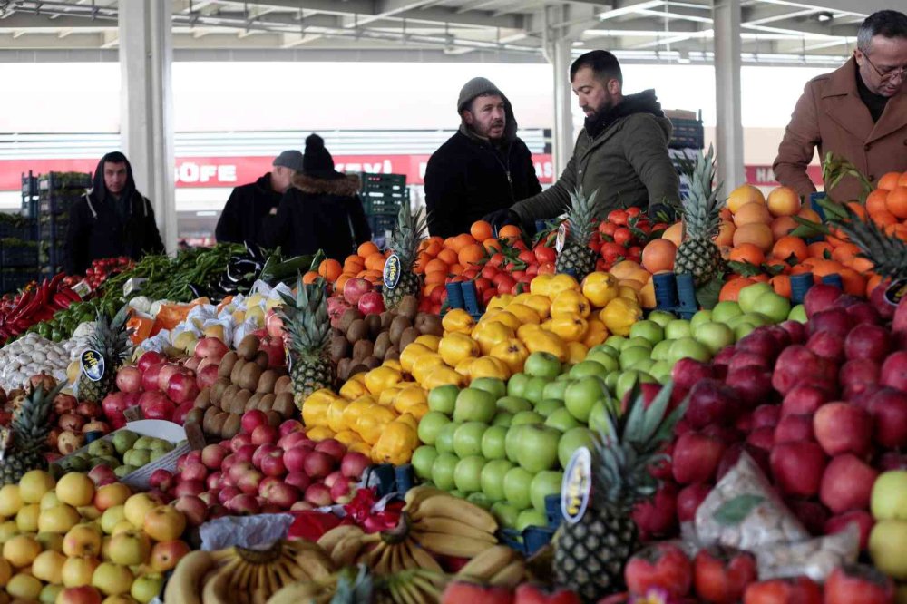 Konya'da Pazar Fiyatlarına Hava Şartları İndirimi