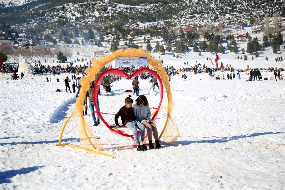 Mersin'de, Toroslar Kar Festivali Başladı