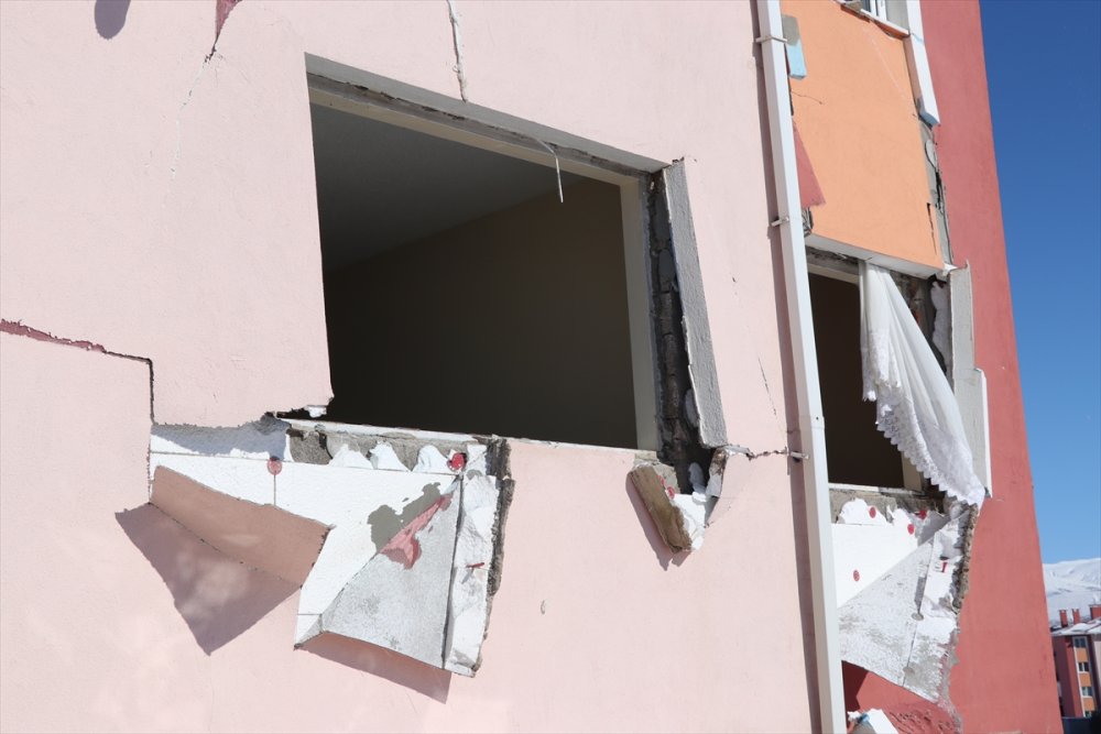 Niğde'de Bir Evde Meydana Gelen Patlamada 2 Kişi Yaralandı