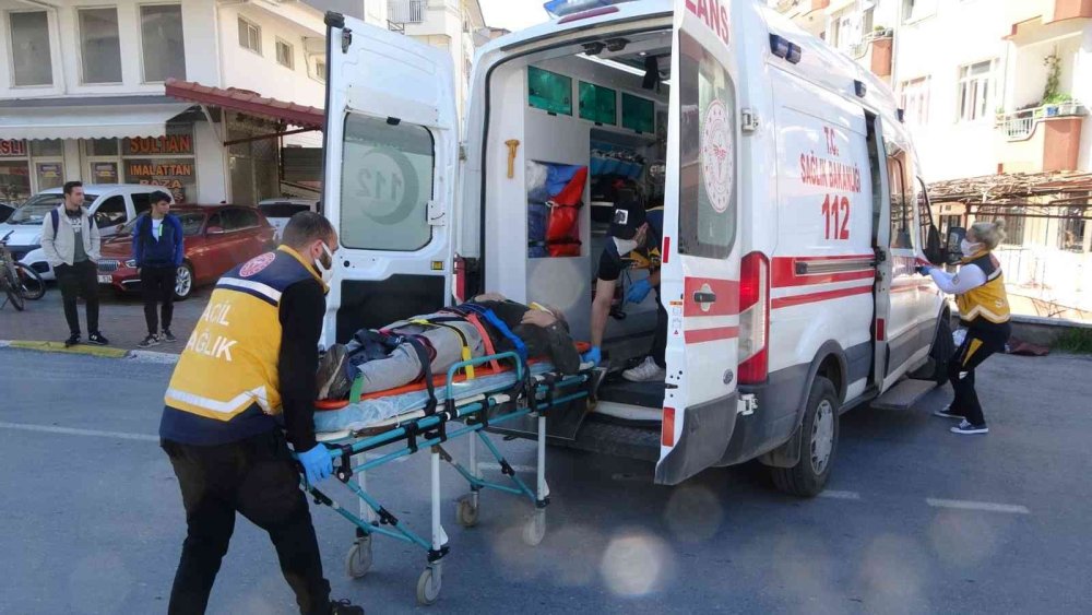 Otomobil İle Motosiklet Çarpıştı: 1 Yaralı