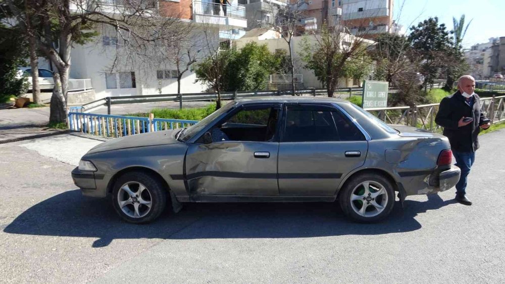 Otomobil İle Motosiklet Çarpıştı: 1 Yaralı