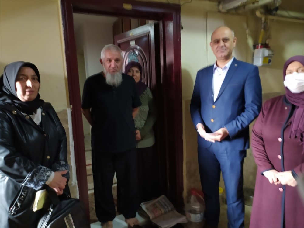 Kapı Kapı Gezip Yeni Ekonomiyi Anlatıyorlar