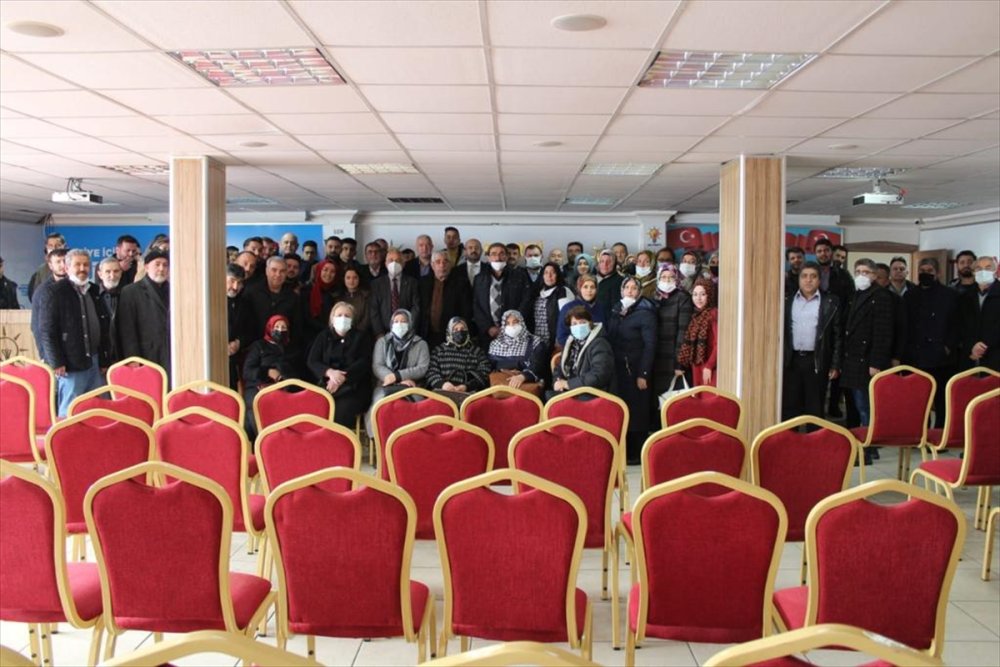 Kapı Kapı Gezip Yeni Ekonomiyi Anlatıyorlar