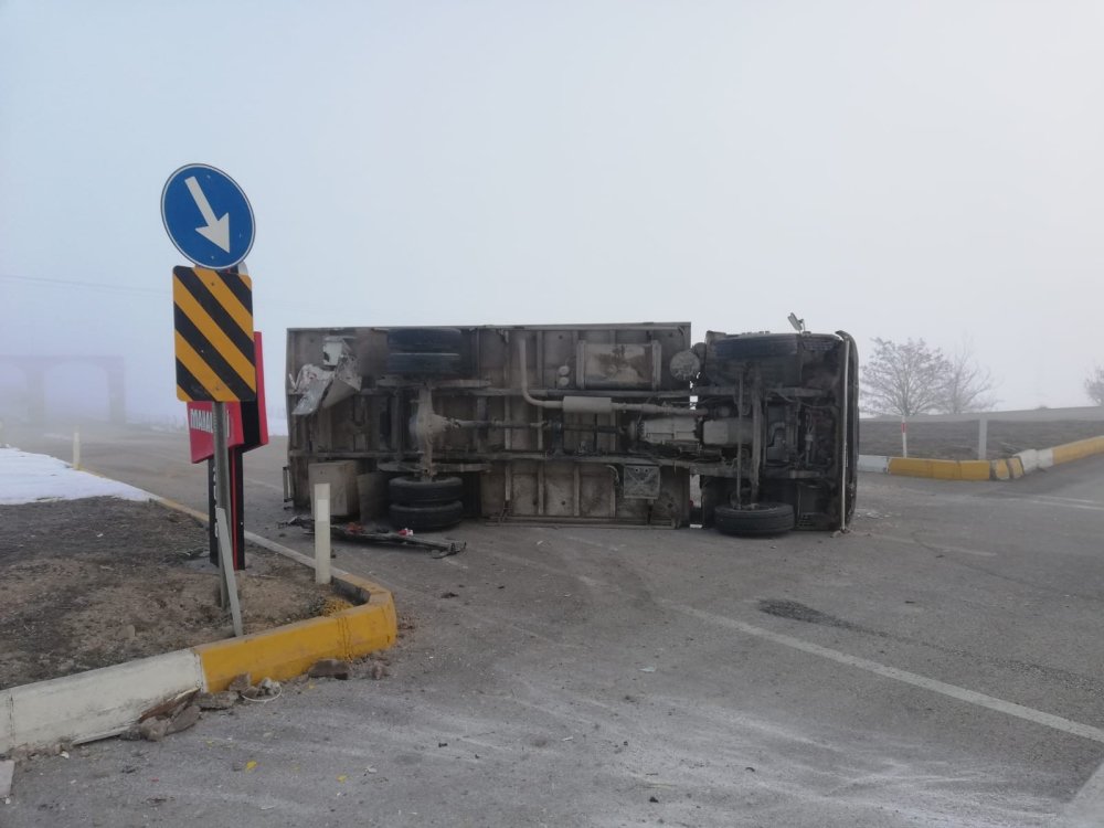 Yoğun Sis Kazaya Neden Oldu: 2 Yaralı