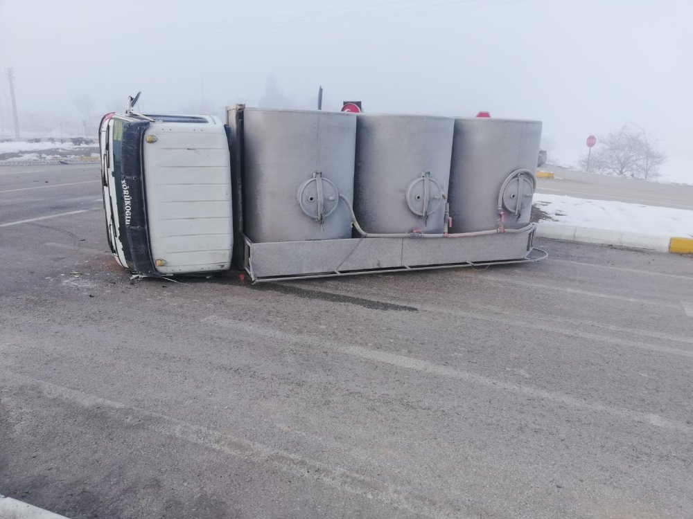 Yoğun Sis Kazaya Neden Oldu: 2 Yaralı