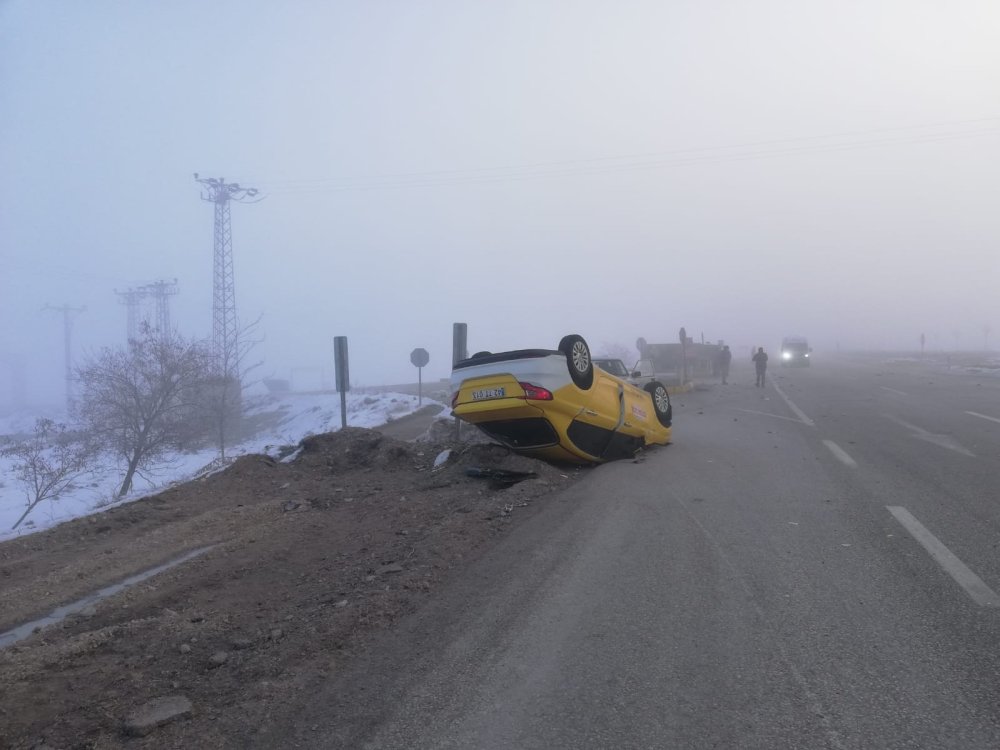 Yoğun Sis Kazaya Neden Oldu: 2 Yaralı