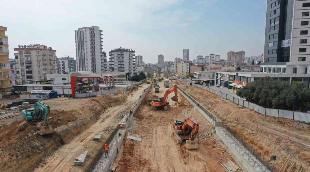 Göçmen Katlı Kavşak Çalışmaları Sürüyor