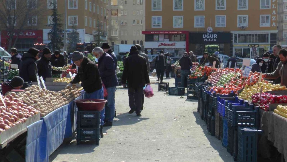 İndirimler Semt Pazarlarına Yansıdı