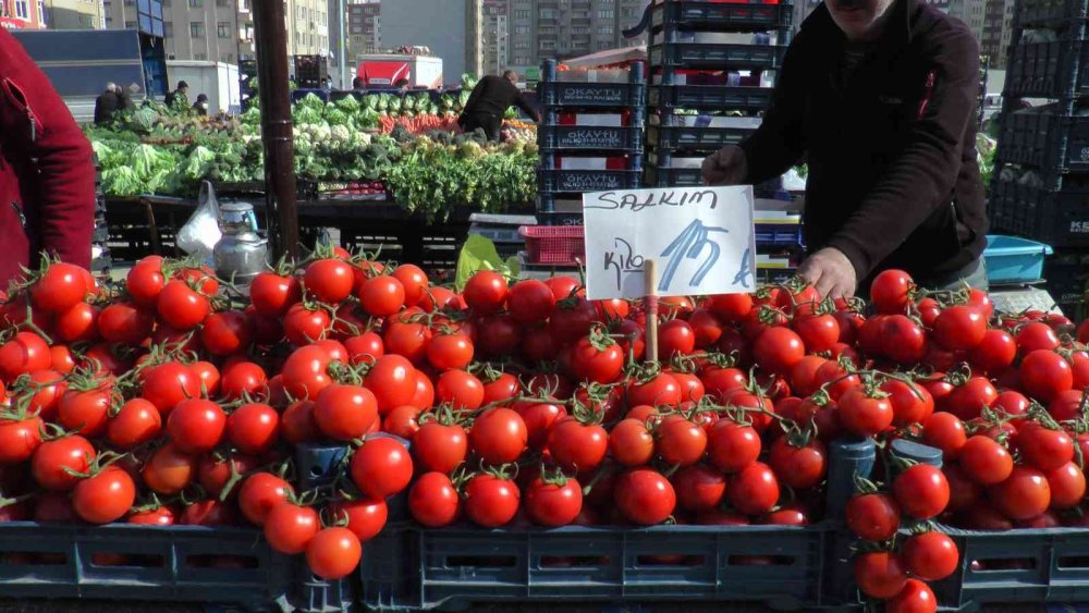 İndirimler Semt Pazarlarına Yansıdı
