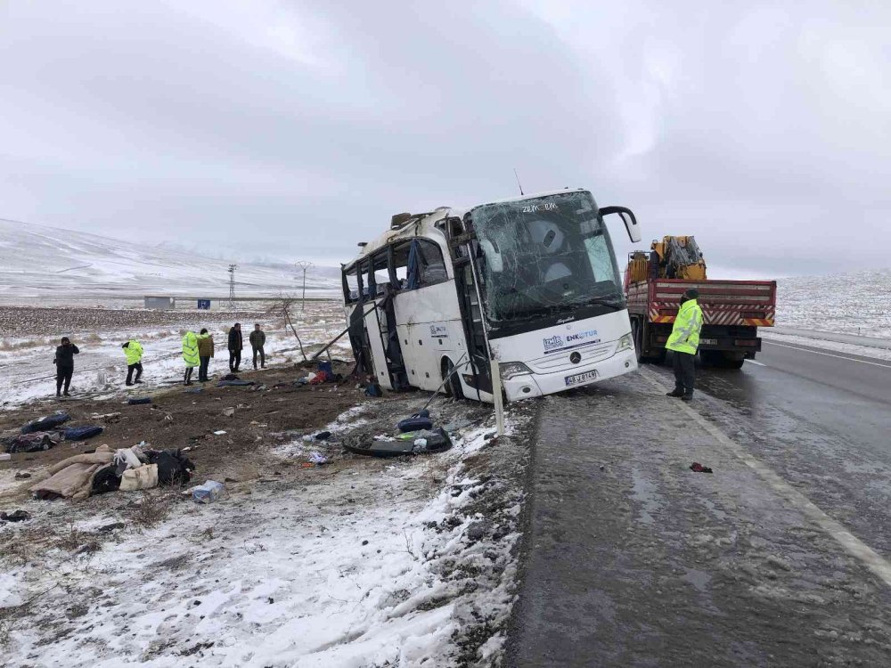 Konya’da Otobüs Şarampole Devrildi: 5 Ölü, 42 Yaralı