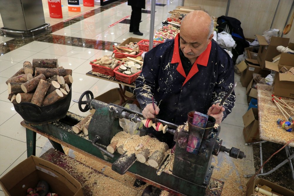 Rengarenk Topaçlarla Geçmişten Geleceğe Mutluluk