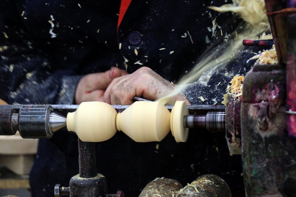 Rengarenk Topaçlarla Geçmişten Geleceğe Mutluluk