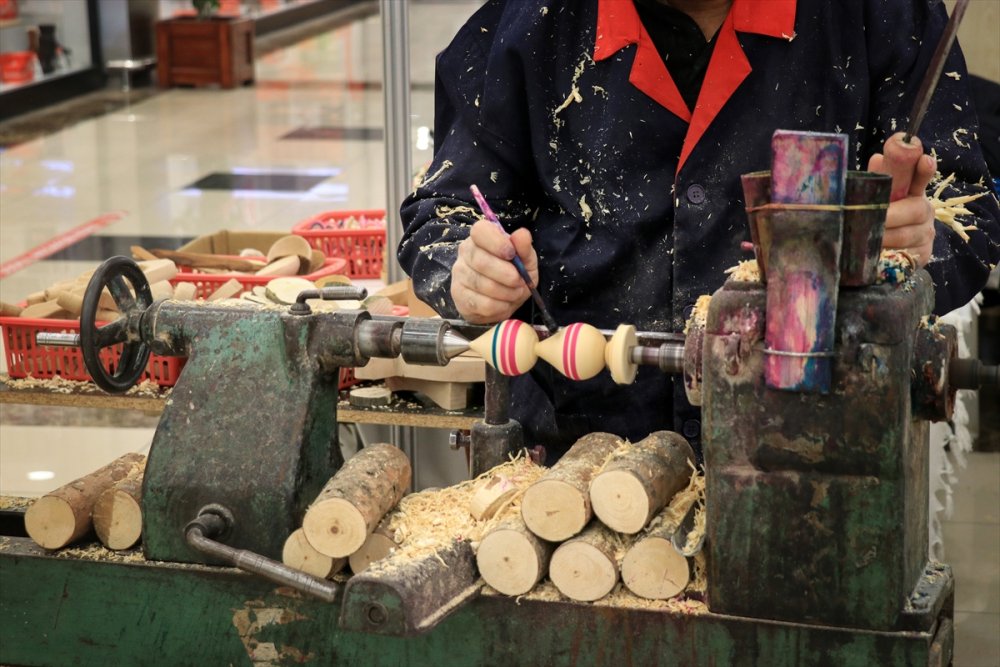 Rengarenk Topaçlarla Geçmişten Geleceğe Mutluluk