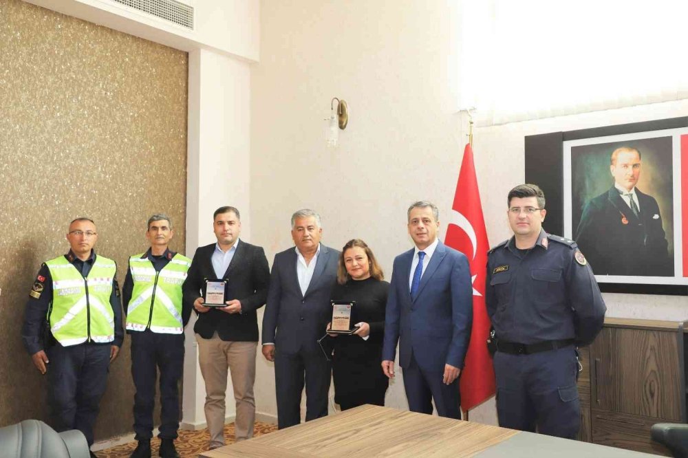 Antalya'da Güvenli Sürücülere Plaket