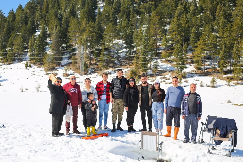 Antalya'da Vatandaşlar Karın Keyfini Çıkardı