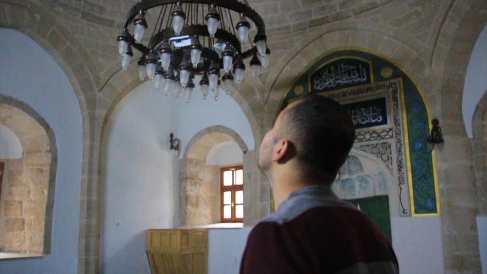 Karaman Sevgisi Soyadını Değiştirtti