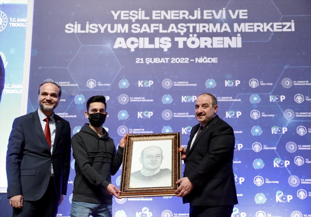 Niğde'de Yeşil Enerji Evi Ve Silisyum Saflaştırma Merkezi Hizmete Girdi