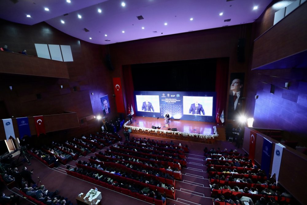Niğde'de Yeşil Enerji Evi Ve Silisyum Saflaştırma Merkezi Hizmete Girdi