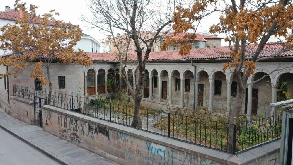 Aksaray'da Bedriye Medresesinde Yenileme Çalışmaları