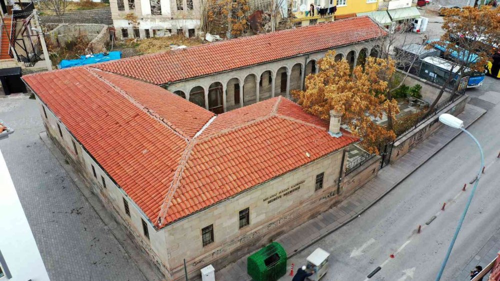 Aksaray'da Bedriye Medresesinde Yenileme Çalışmaları