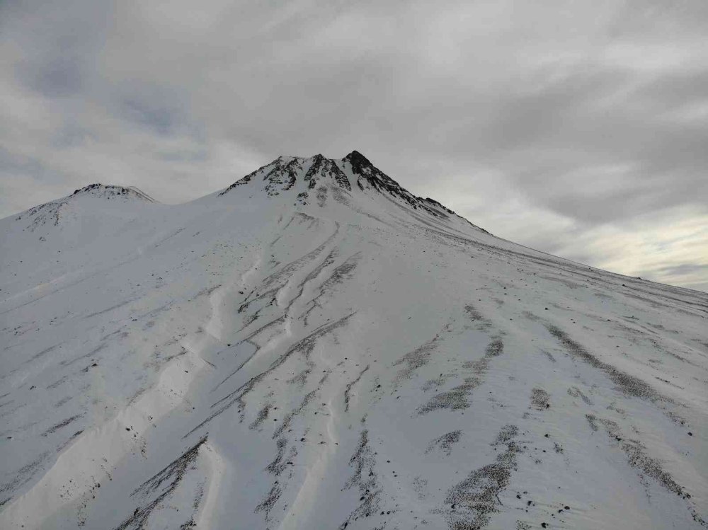 Bu Yol Karlı Dağa Gider!