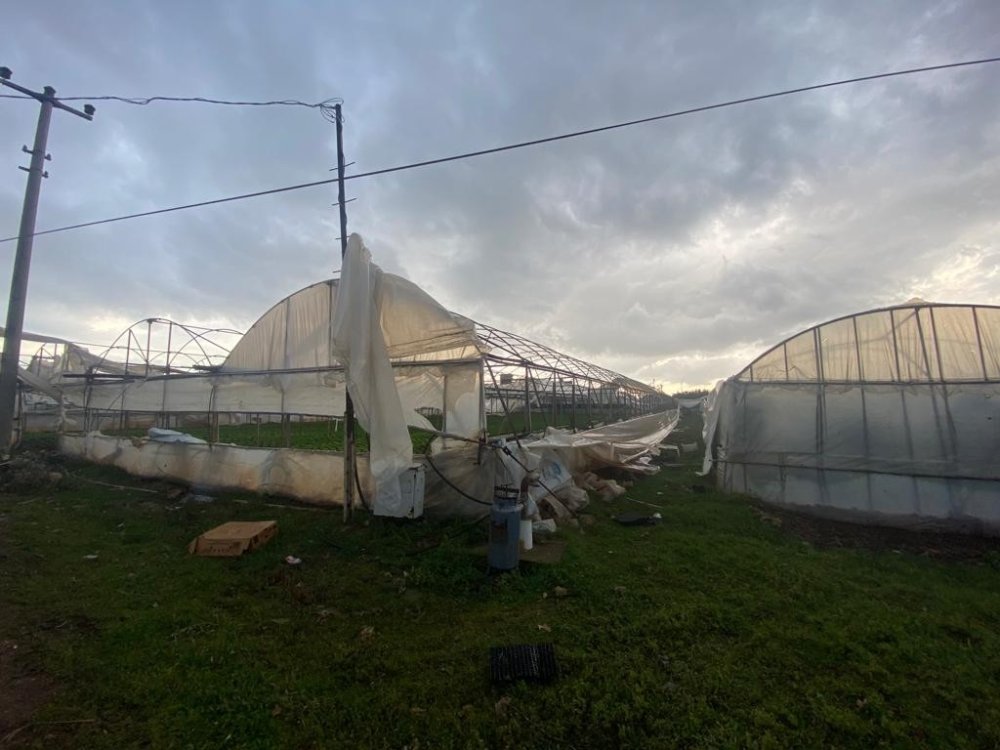 Aksu’da Çıkan Hortum Onlarca Serayı Uçurdu