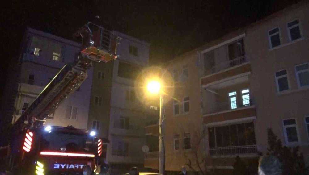 Karısına Kızan Koca Çocuklarını Rehin Aldı