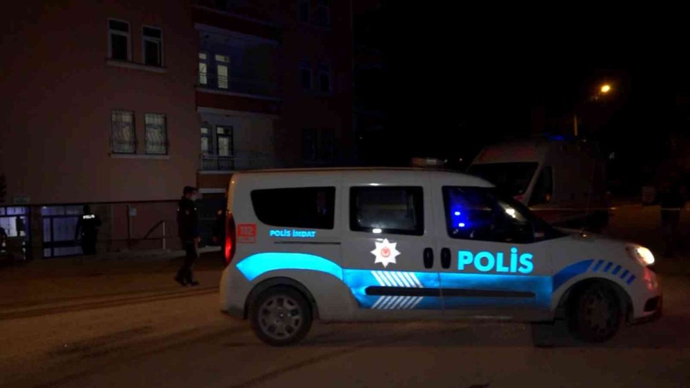 Karısına Kızan Koca Çocuklarını Rehin Aldı