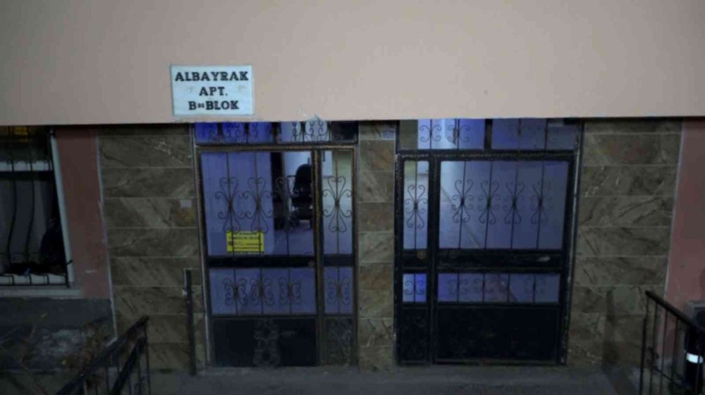 Karısına Kızan Koca Çocuklarını Rehin Aldı