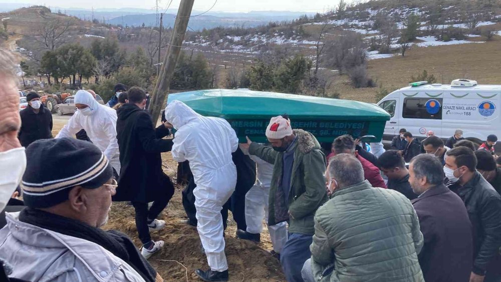 Kocasının Katlettiği Genç Kadın Gülnar'da Defnedildi