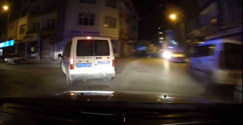 4 Ayrı Suçtan Aranıyordu, Yakalanınca Basına Sardı