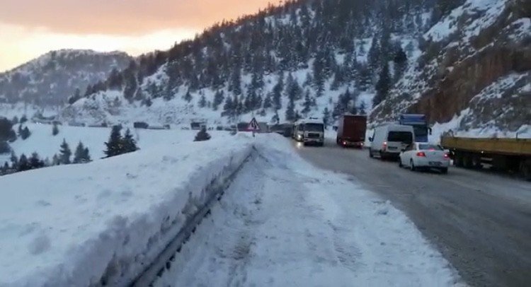 Antalya - Konya Yolunda Kış Çetin Geçti