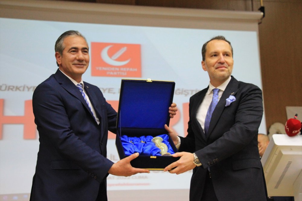 Erbakan'dan Karaman'da Ekmek ve Yağ Kuyruğu Çıkışı