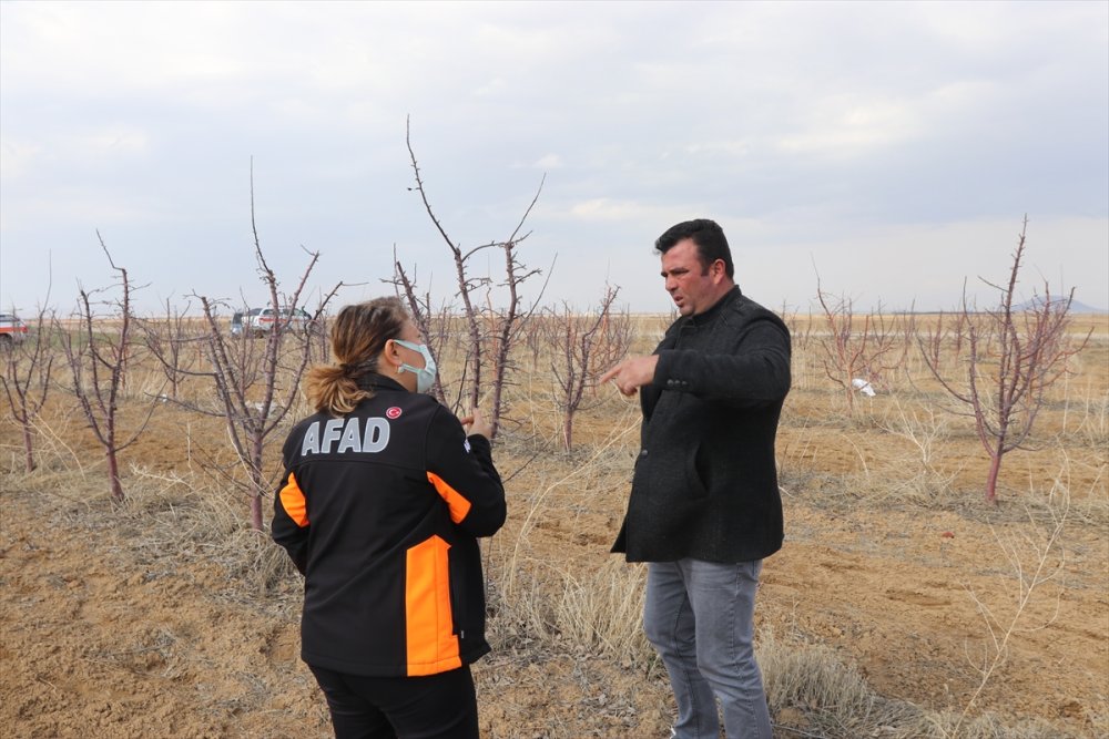 Ve Obruklar Karamanlı Üreticinin Bahçesinde