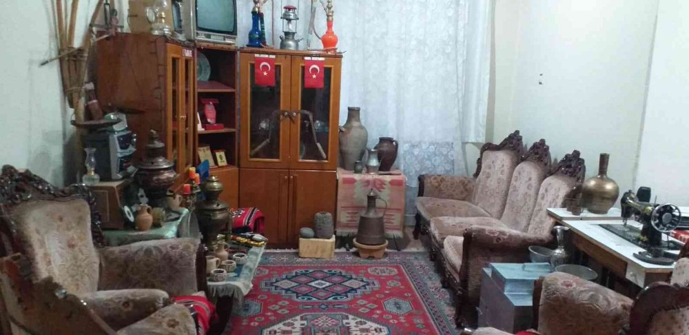 Aile Yadigarları İle Evi Müzeye Döndü