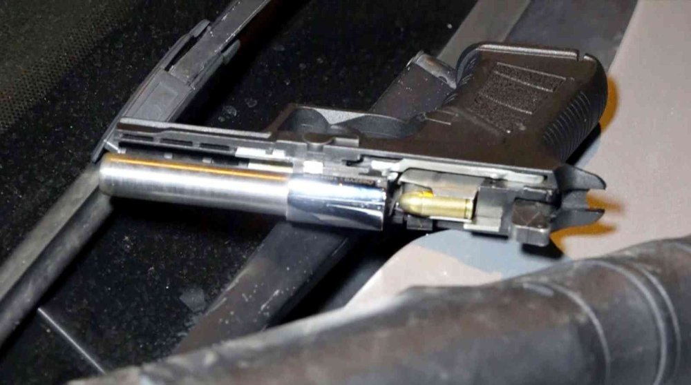 Aksaray'da Silahla Yakalanınca Bir Birlerini Sattılar