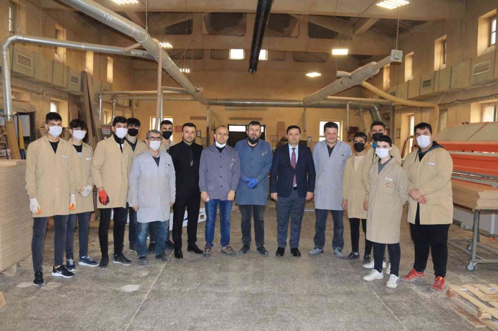 Fabrika Değil, Meslek Lisesi