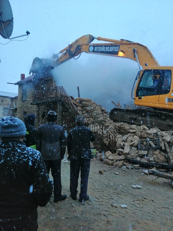 Konya’da İki Katlı Evde Yangın Paniği