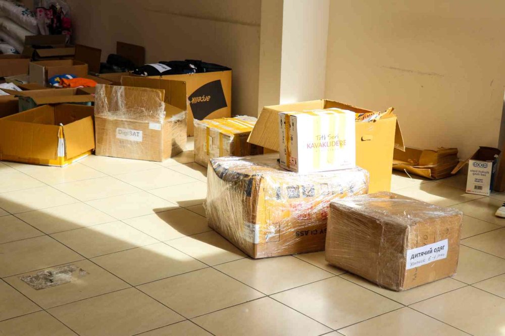 Emlak Ofisini Yardım Merkezine Çevirdi