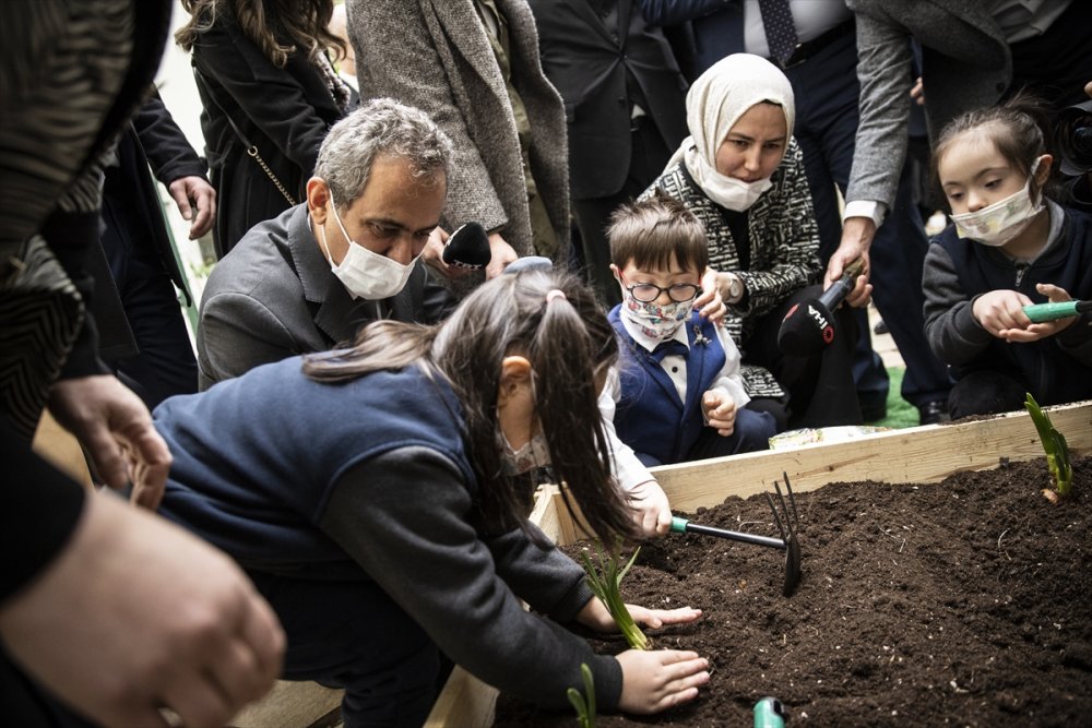 Eğitimde Özel Tırlar Yola Çıktı