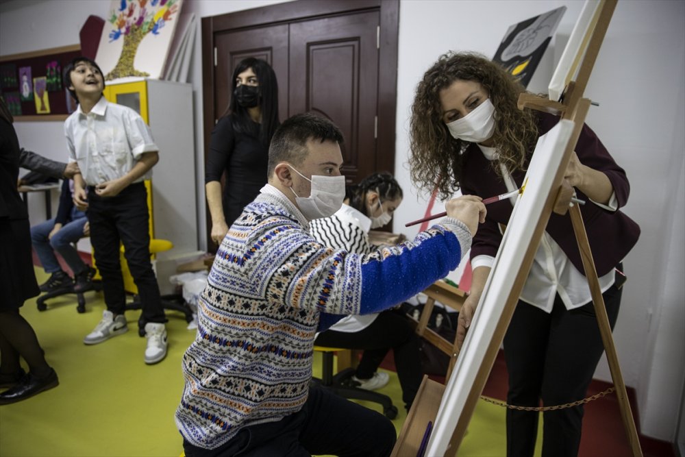 Eğitimde Özel Tırlar Yola Çıktı